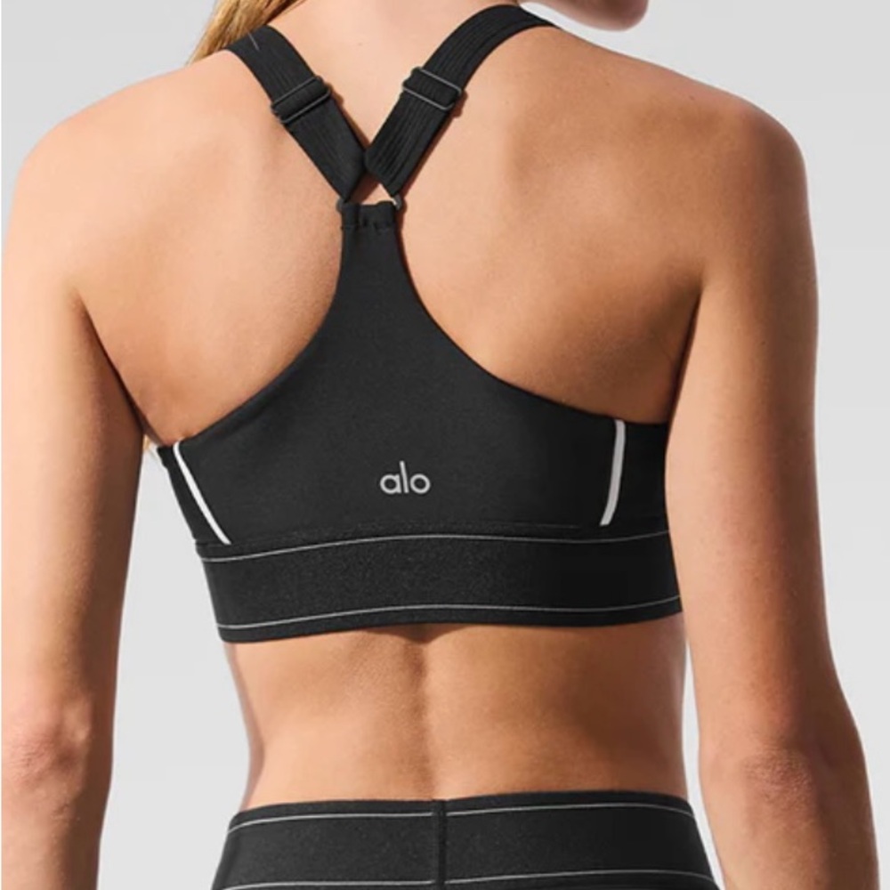 ALO Yoga Black Top - Picture 2 of 6